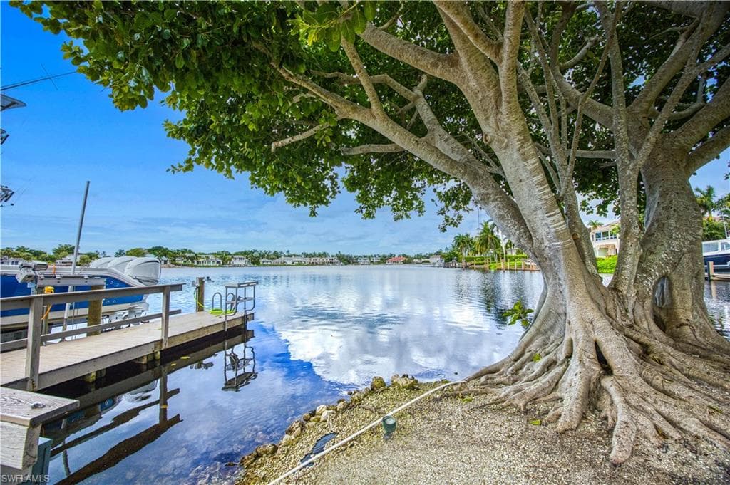 958 Spyglass Ln, Naples, FL 34102-40