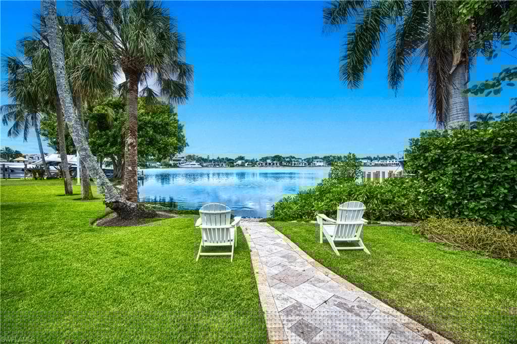 958 Spyglass Ln, Naples, FL 34102-41