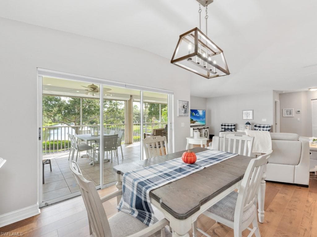 900 Diamond Cir 904, Naples, FL 34110-9