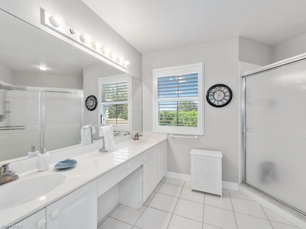 900 Diamond Cir 904, Naples, FL 34110-16