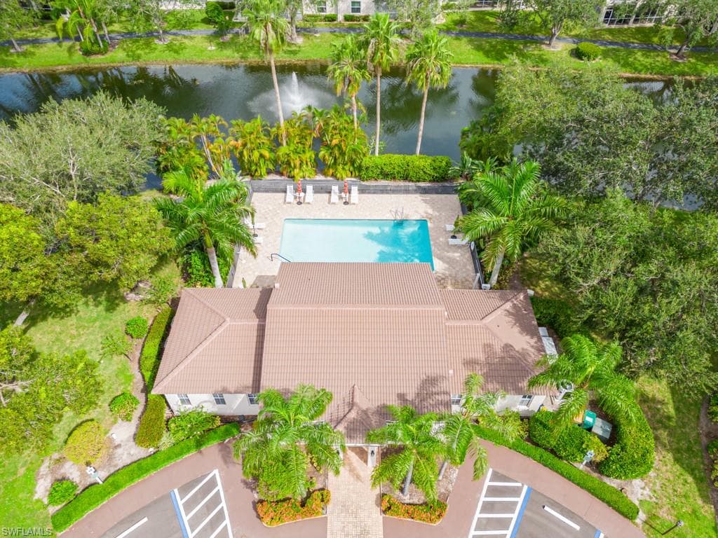 900 Diamond Cir 904, Naples, FL 34110-3