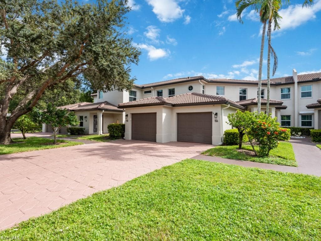 900 Diamond Cir 904, Naples, FL 34110-4