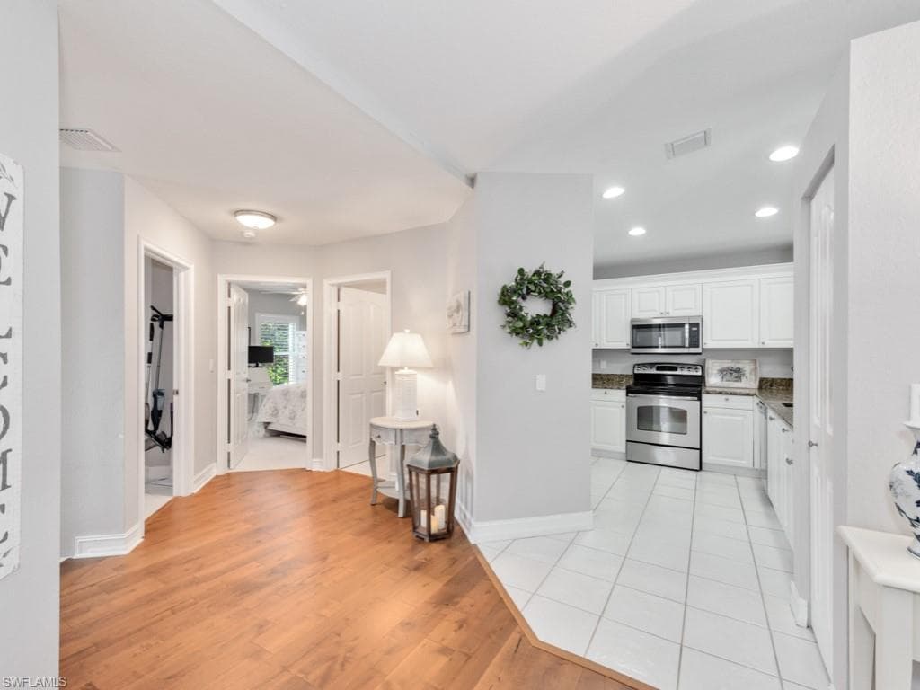 900 Diamond Cir 904, Naples, FL 34110-5