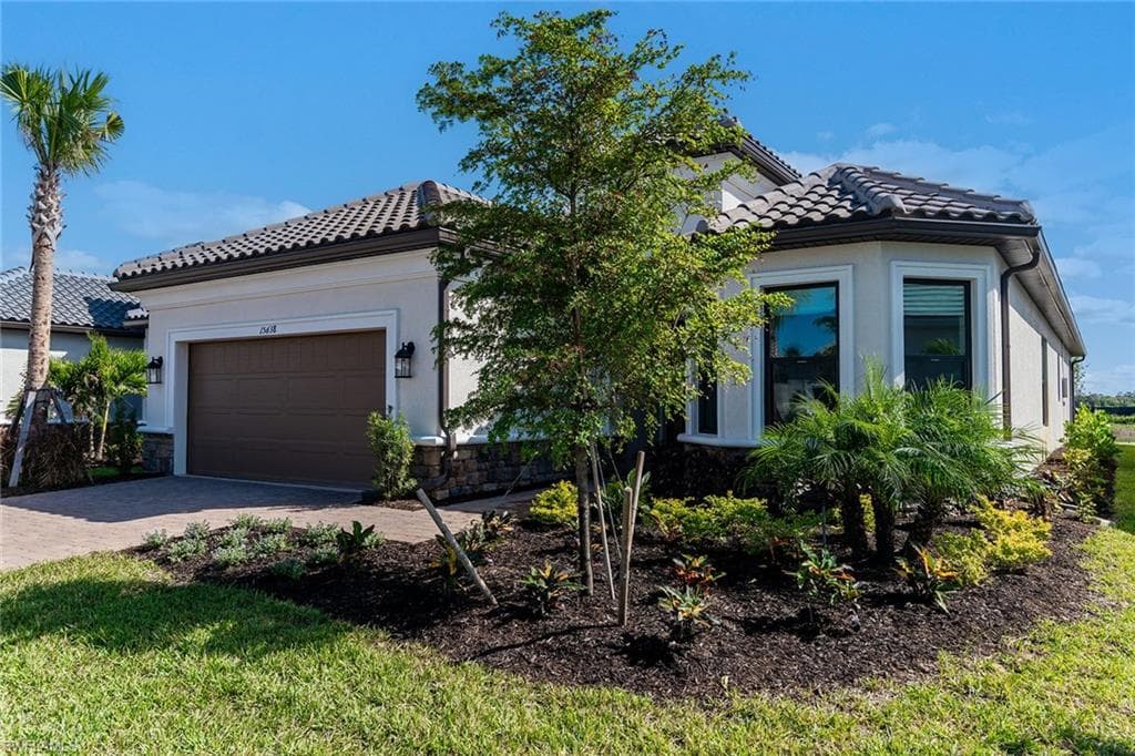 15638 Triesta Ln, Naples, FL 34114-1