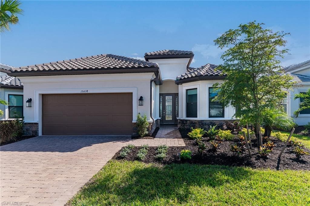 15638 Triesta Ln, Naples, FL 34114-2