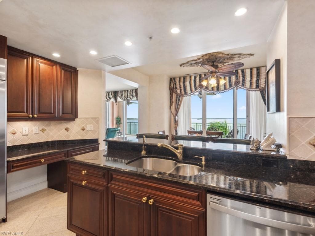 970 Cape Marco Dr 402, Marco Island, FL 34145-19