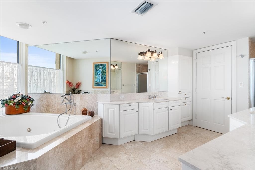 4021 Gulf Shore Blvd N 1903, Naples, FL 34103-19