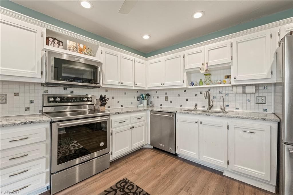 154 Penny Ln 8, Naples, FL 34112-1
