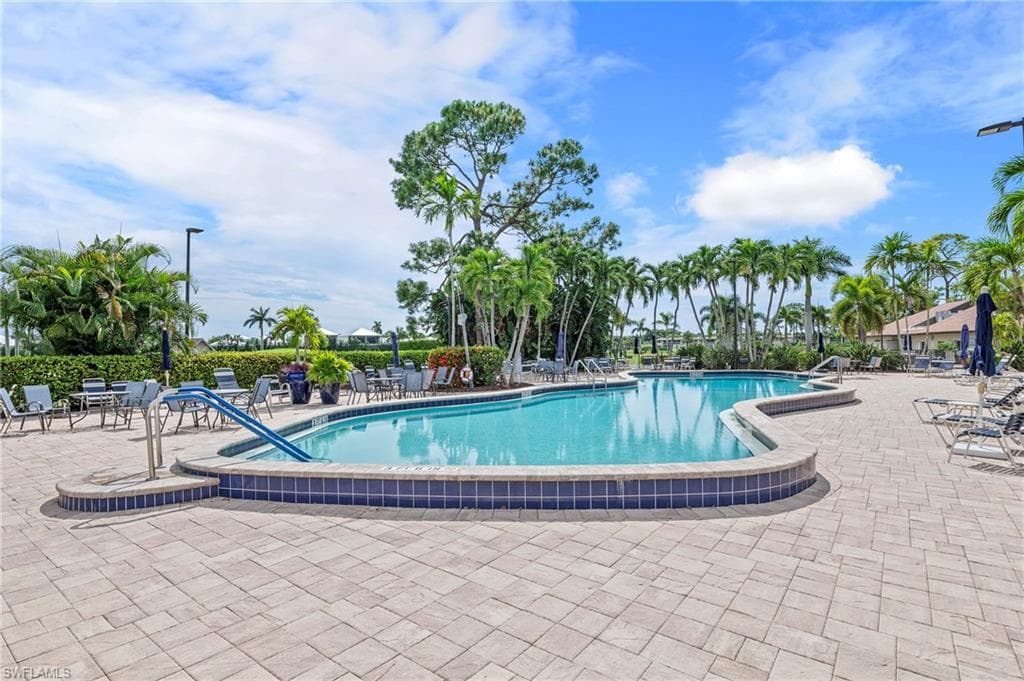 154 Penny Ln 8, Naples, FL 34112-20