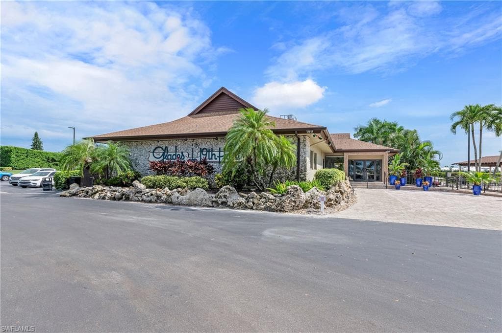 154 Penny Ln 8, Naples, FL 34112-23
