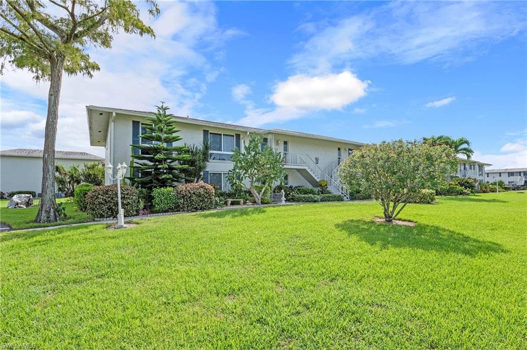 154 Penny Ln 8, Naples, FL 34112-26