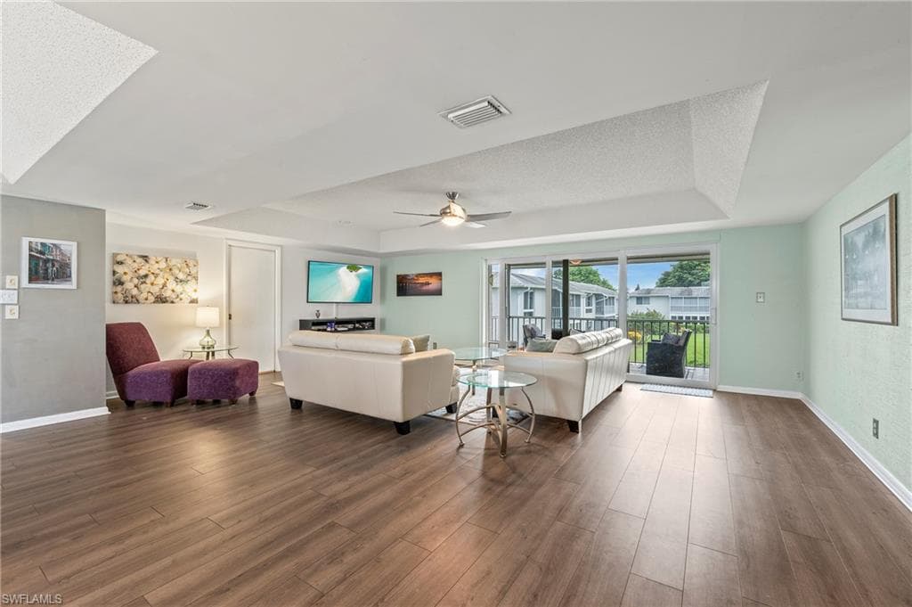 154 Penny Ln 8, Naples, FL 34112-4