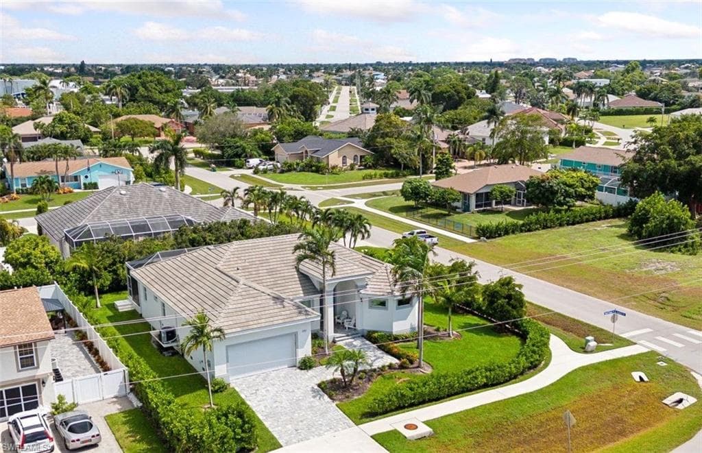 101 Bald Eagle Dr, Marco Island, FL 34145-4