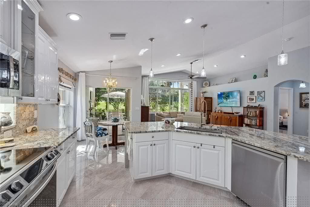 2443 Butterfly Palm Dr, Naples, FL 34119-10