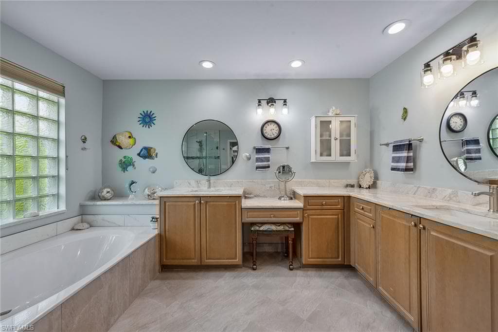 2443 Butterfly Palm Dr, Naples, FL 34119-18