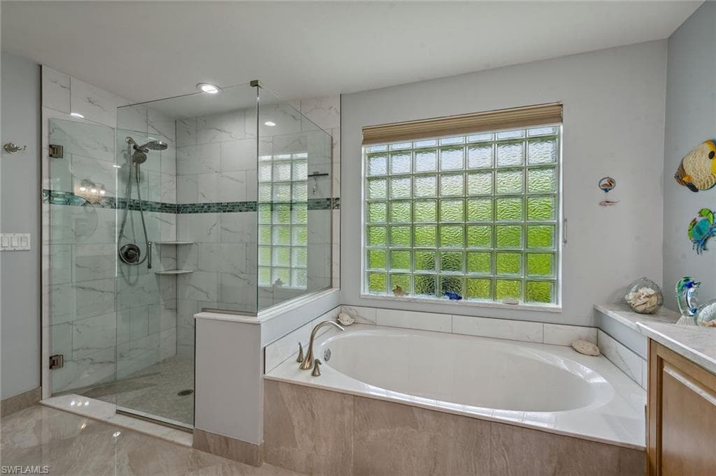 2443 Butterfly Palm Dr, Naples, FL 34119-19