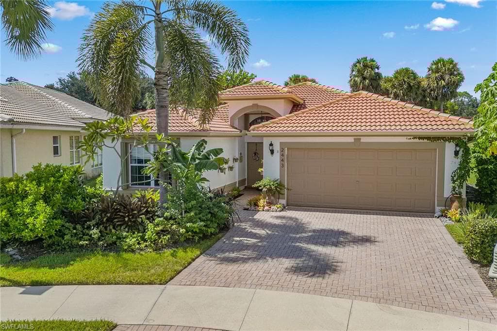 2443 Butterfly Palm Dr, Naples, FL 34119-31