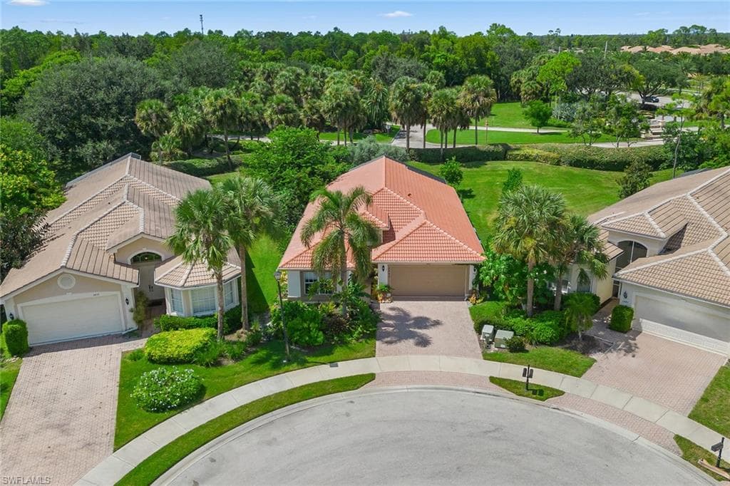 2443 Butterfly Palm Dr, Naples, FL 34119-38