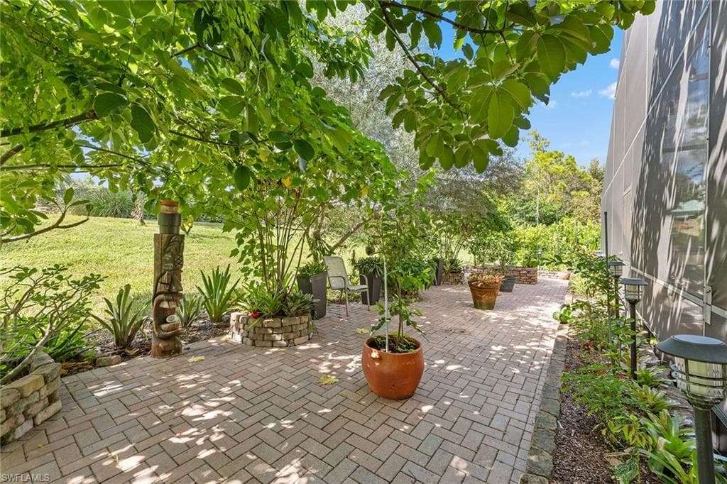2443 Butterfly Palm Dr, Naples, FL 34119-3