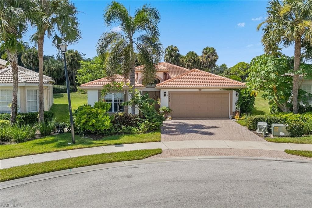 2443 Butterfly Palm Dr, Naples, FL 34119-44