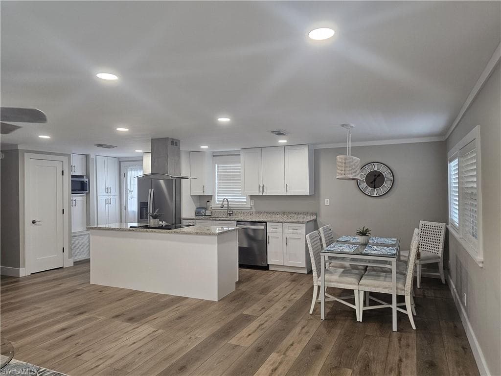 626 Forest Palm Ct, North Fort Myers, FL 33917-1
