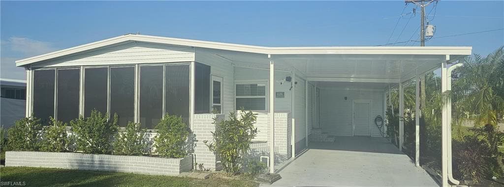 626 Forest Palm Ct, North Fort Myers, FL 33917-5