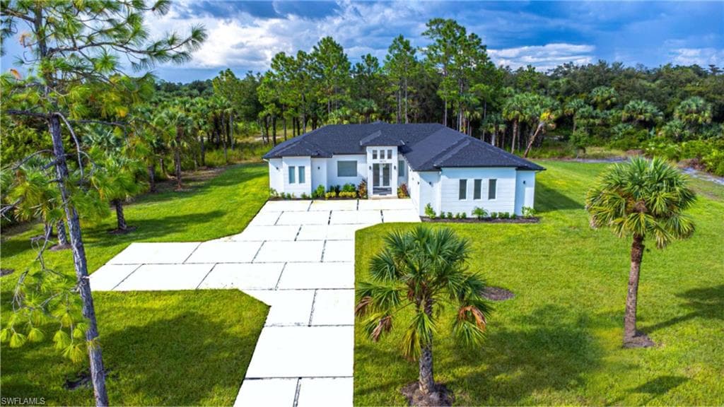 2631 30th Ave SE, Naples, FL 34117-26