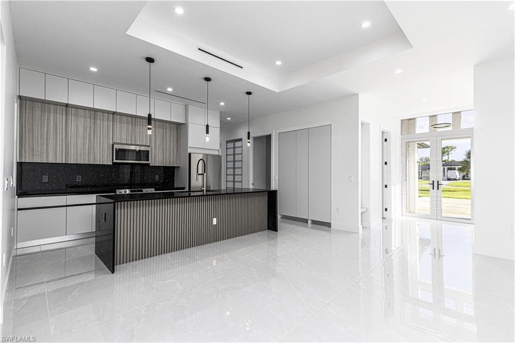 2631 30th Ave SE, Naples, FL 34117-3