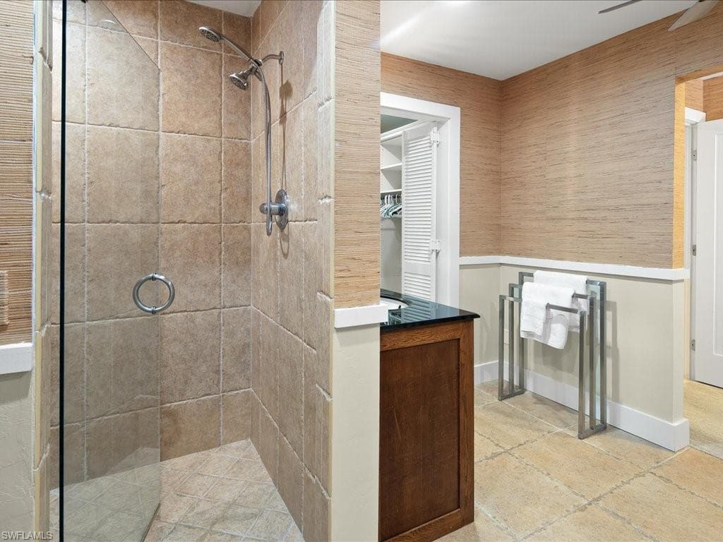 542 92nd Ave N, Naples, FL 34108-17