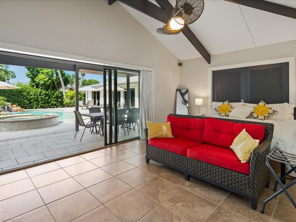 542 92nd Ave N, Naples, FL 34108-23