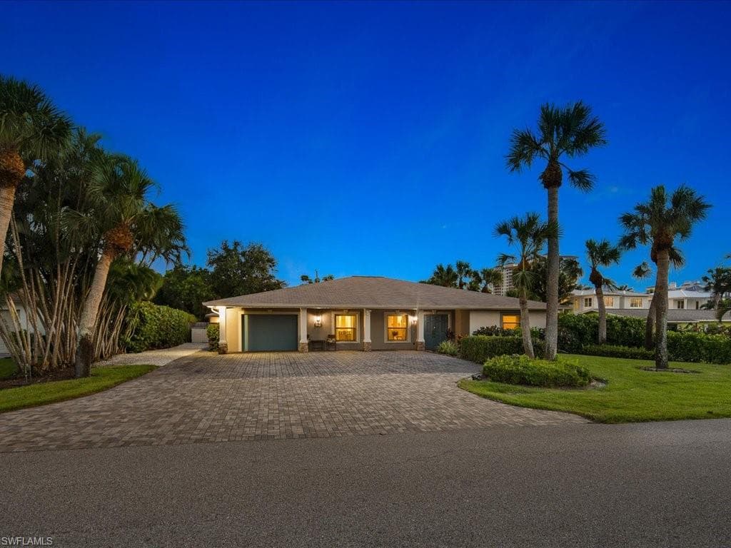 542 92nd Ave N, Naples, FL 34108-41
