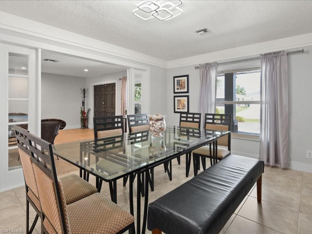 542 92nd Ave N, Naples, FL 34108-6