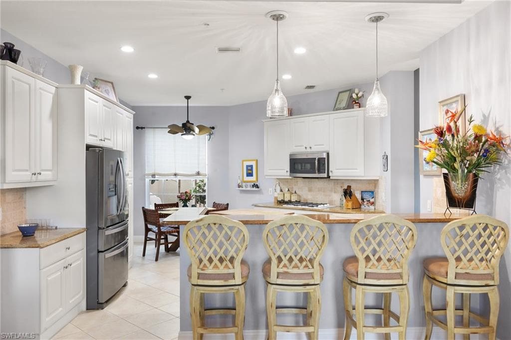 9235 Tesoro Ln 4-102, Naples, FL 34114-15