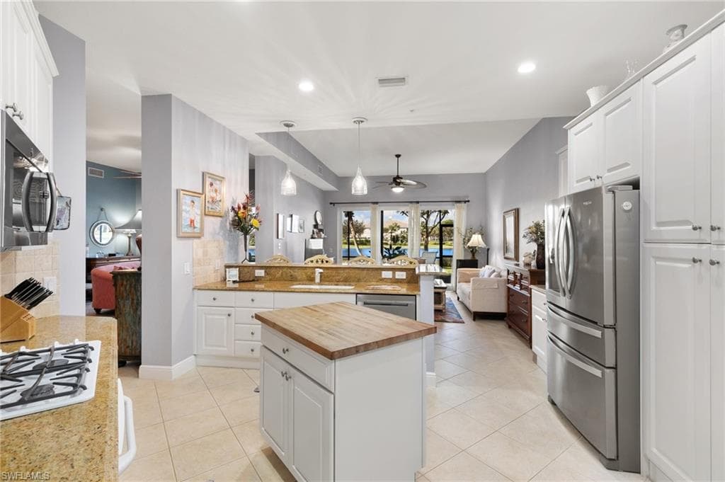 9235 Tesoro Ln 4-102, Naples, FL 34114-18
