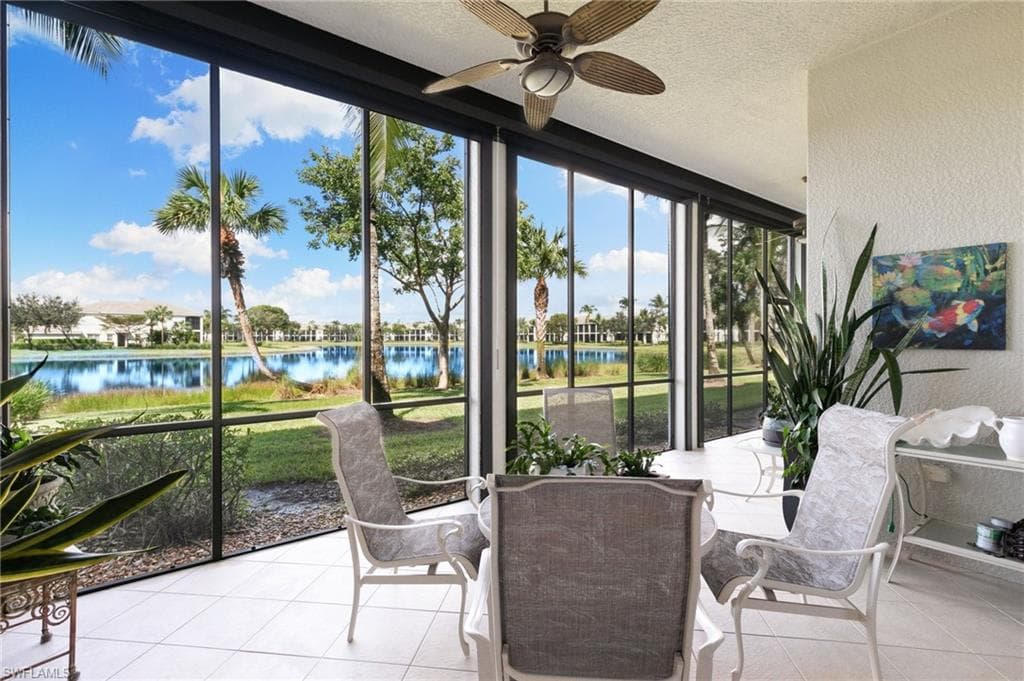 9235 Tesoro Ln 4-102, Naples, FL 34114-1