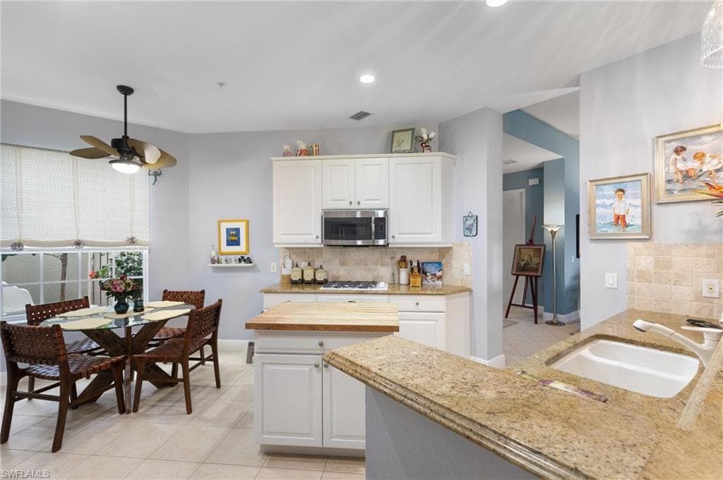 9235 Tesoro Ln 4-102, Naples, FL 34114-19
