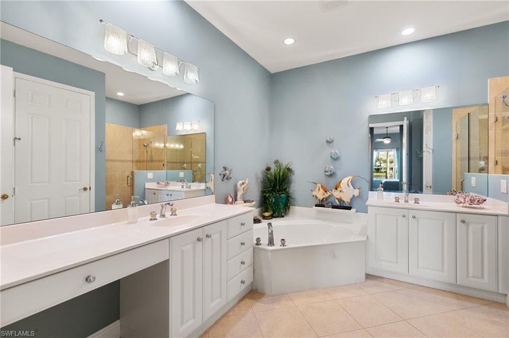 9235 Tesoro Ln 4-102, Naples, FL 34114-24