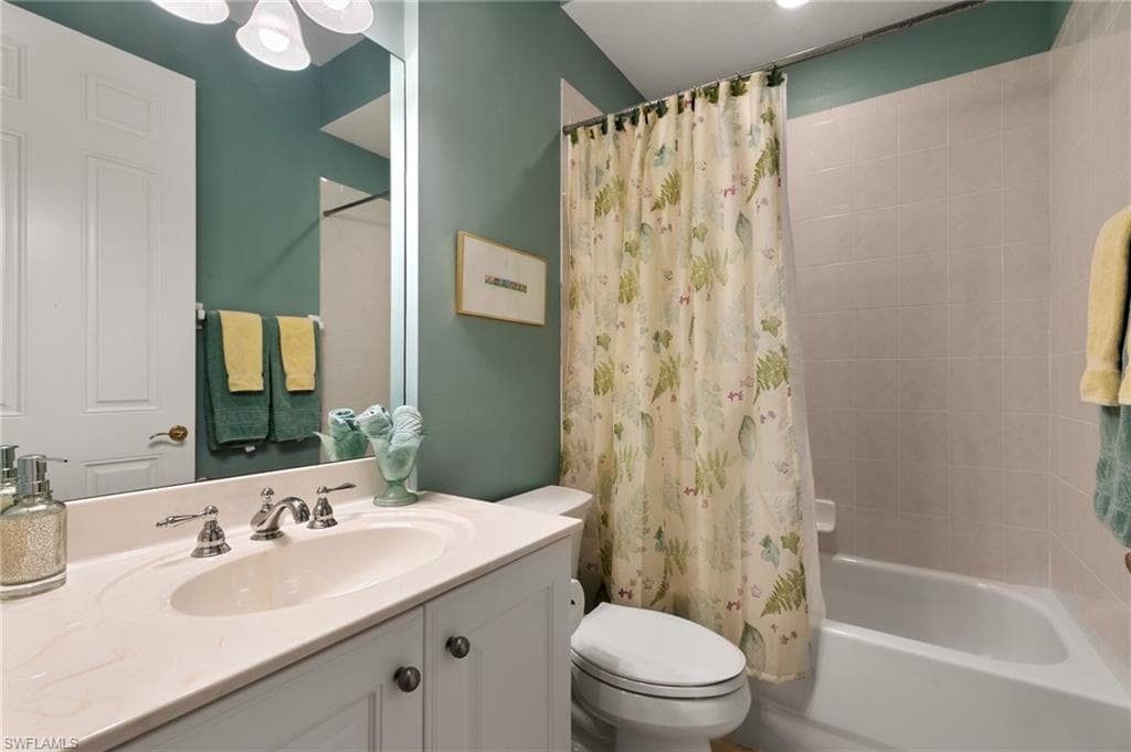 9235 Tesoro Ln 4-102, Naples, FL 34114-30