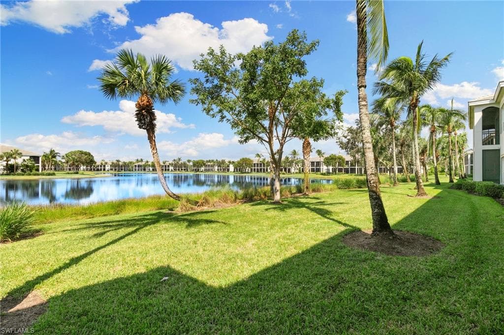 9235 Tesoro Ln 4-102, Naples, FL 34114-34
