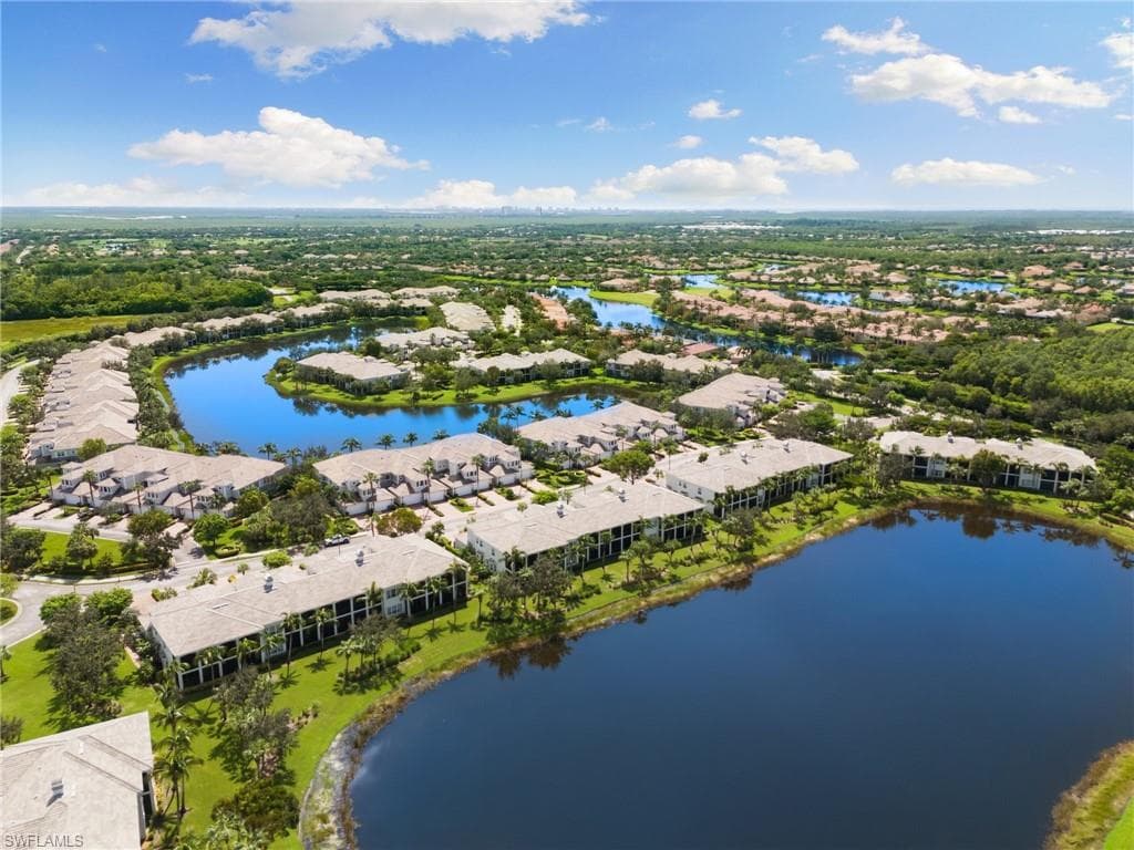 9235 Tesoro Ln 4-102, Naples, FL 34114-40