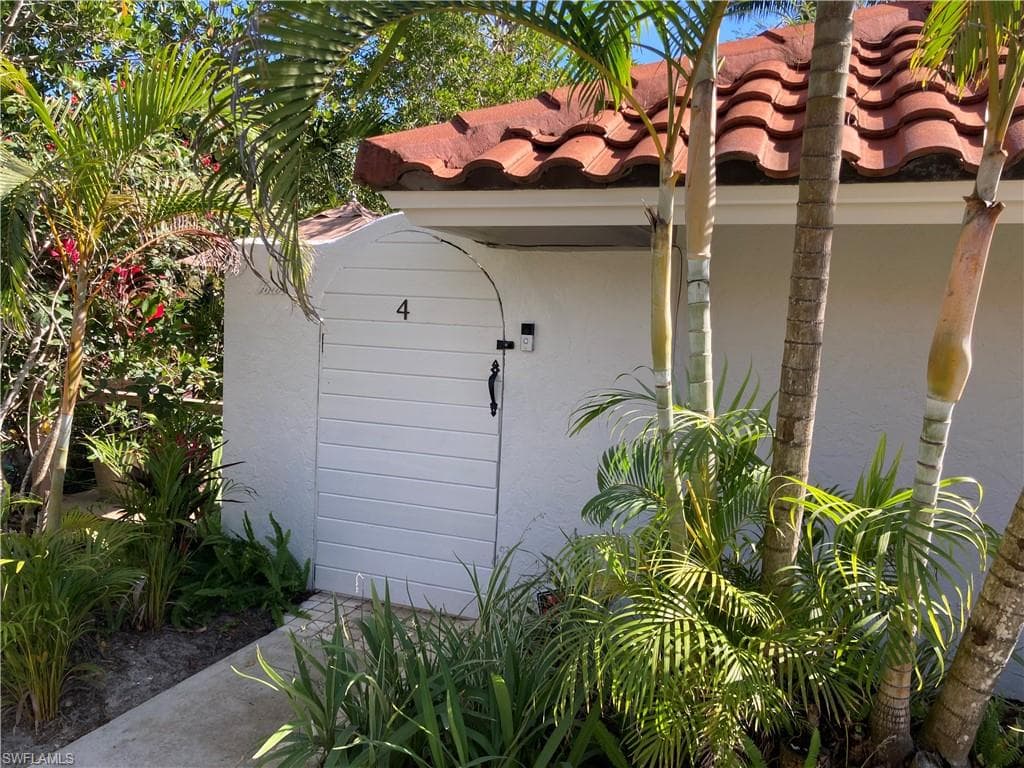 1595 Curlew Ave 4, Naples, FL 34102-20