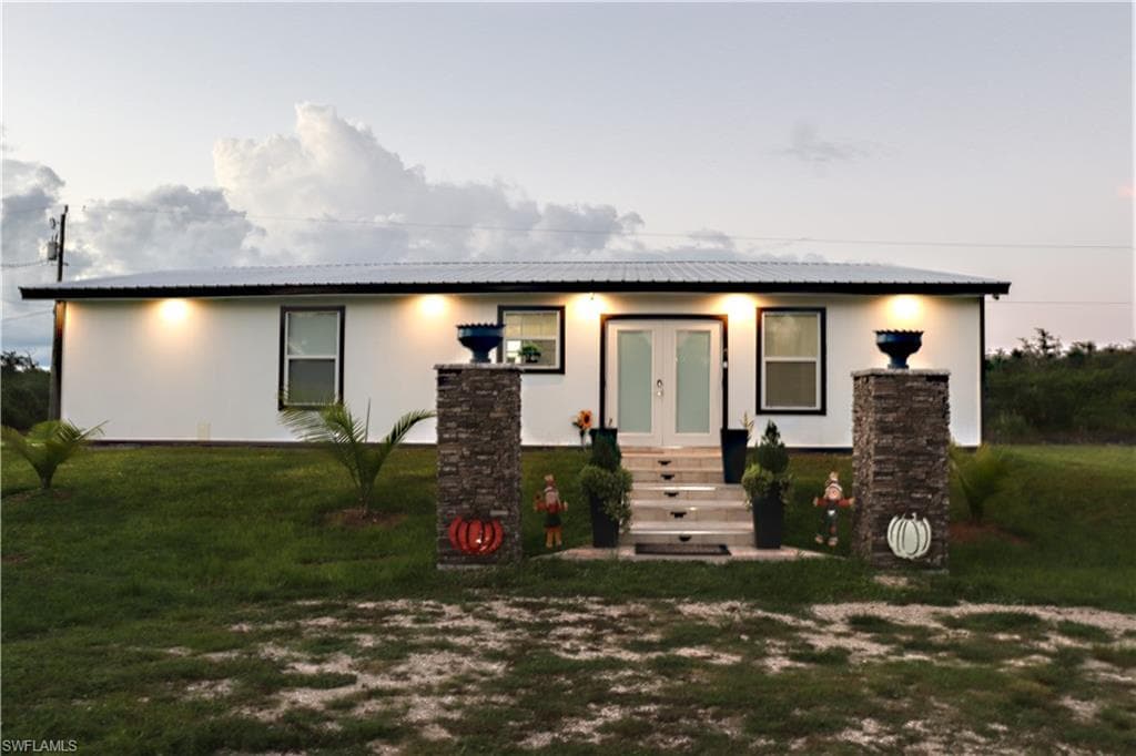 3931 42nd Ave SE, Naples, FL 34117-2