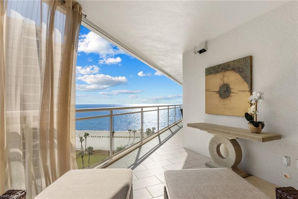 11125 Gulf Shore Dr 701, Naples, FL 34108-23
