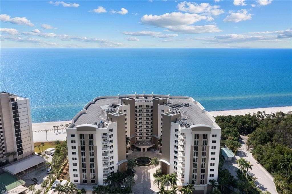 11125 Gulf Shore Dr 701, Naples, FL 34108-1