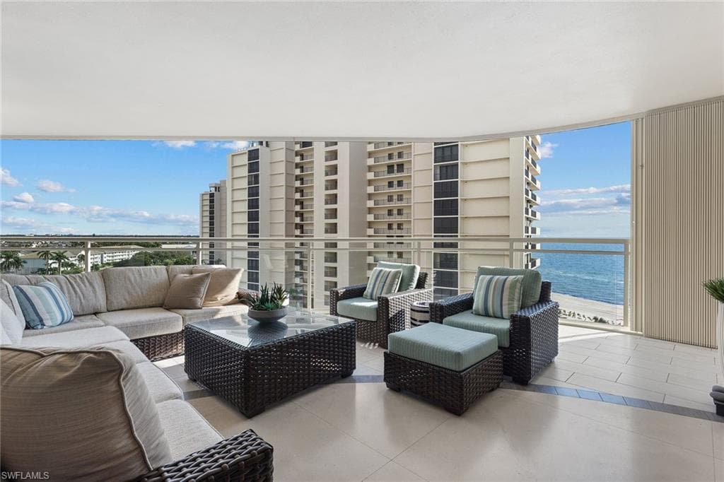 11125 Gulf Shore Dr 701, Naples, FL 34108-38