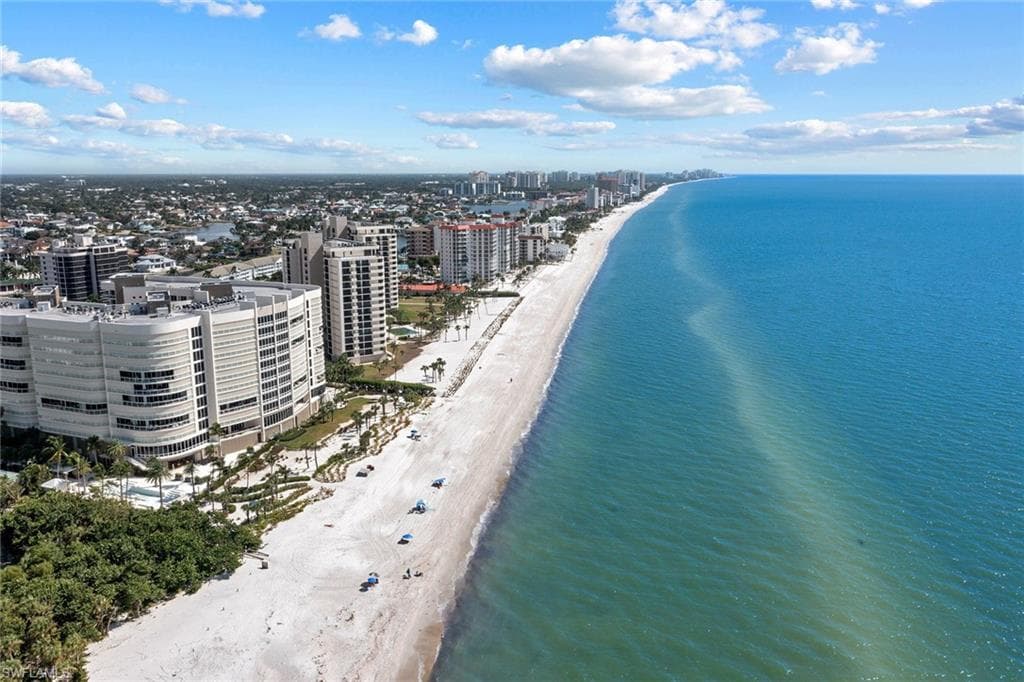 11125 Gulf Shore Dr 701, Naples, FL 34108-40