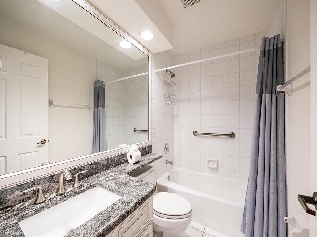 6648 Trident Way I-5, Naples, FL 34108-11