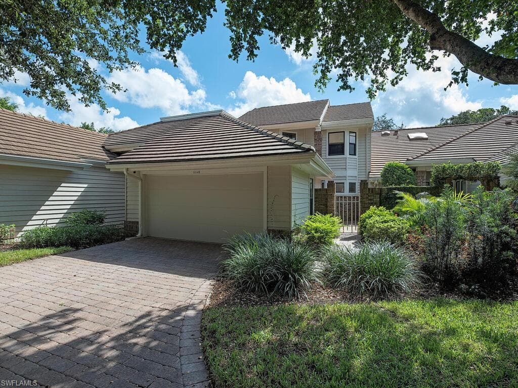 6648 Trident Way I-5, Naples, FL 34108-2