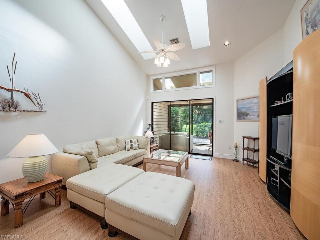 6648 Trident Way I-5, Naples, FL 34108-3