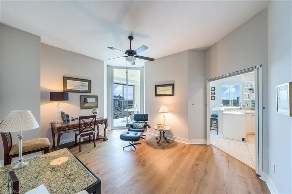425 Dockside Dr Ph-1, Naples, FL 34110-24